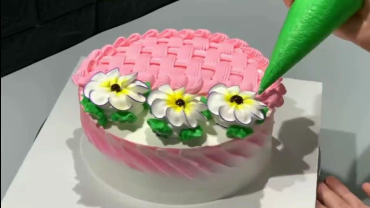 Detail Kue Ulang Tahun Simple Elegant Nomer 42