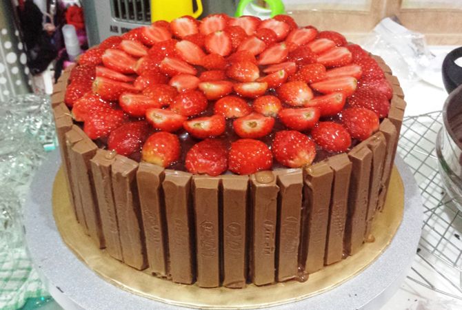 Detail Kue Ulang Tahun Strawberry Coklat Nomer 37