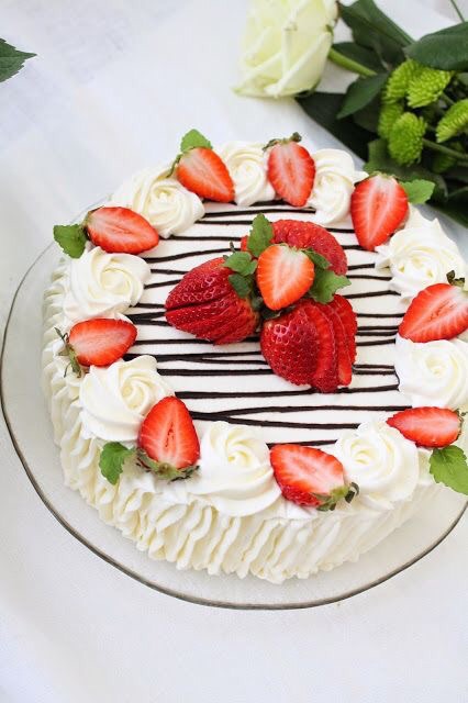 Detail Kue Ulang Tahun Topping Strawberry Nomer 12