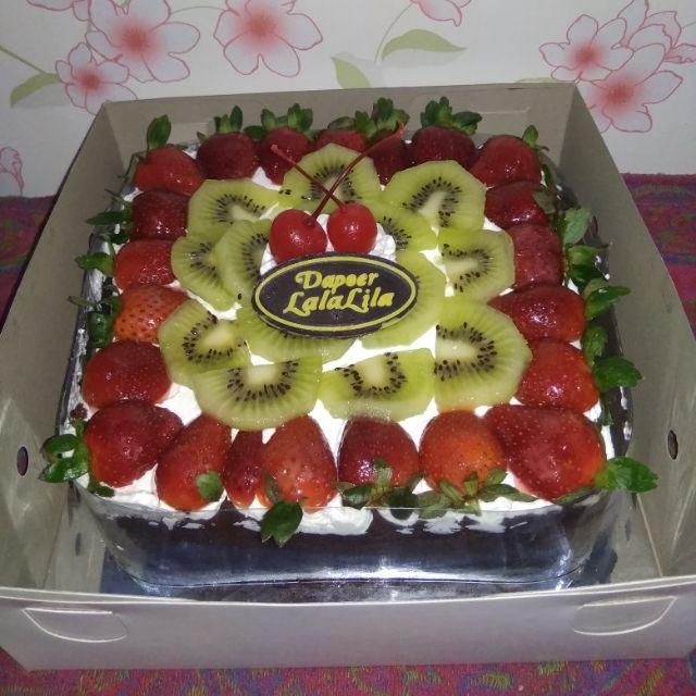 Detail Kue Ulang Tahun Topping Strawberry Nomer 20