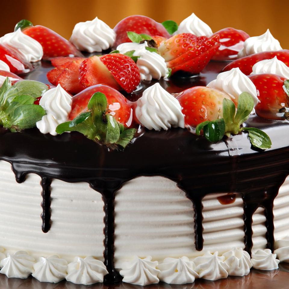 Detail Kue Ulang Tahun Topping Strawberry Nomer 52