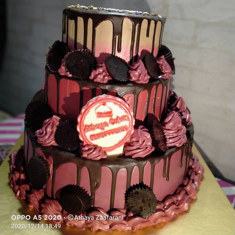 Detail Kue Ultah 2 Tingkat Coklat Nomer 17