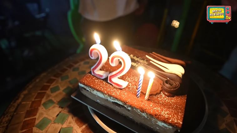 Detail Kue Ultah 22 Tahun Nomer 21