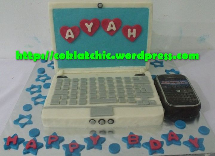 Detail Kue Ultah Bentuk Laptop Nomer 12