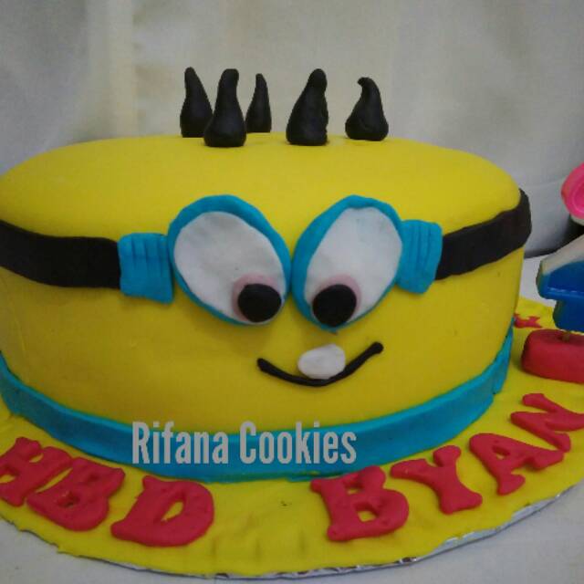 Detail Kue Ultah Gambar Minion Nomer 48