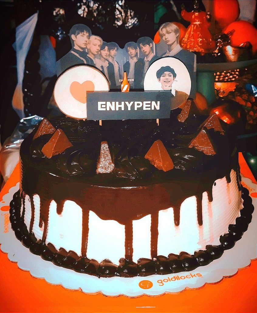 Detail Kue Ultah Logo Bts Nomer 37