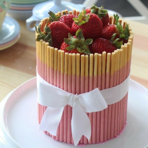 Detail Kue Ultah Strawberry Nomer 30