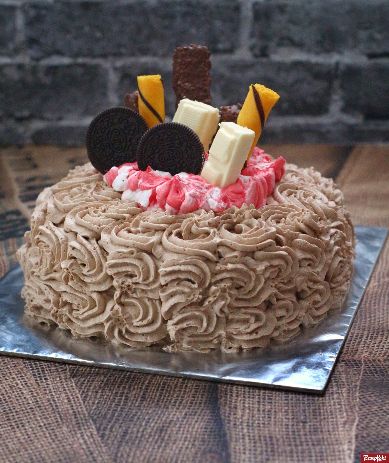 Detail Kue Ultah Warna Coklat Nomer 27