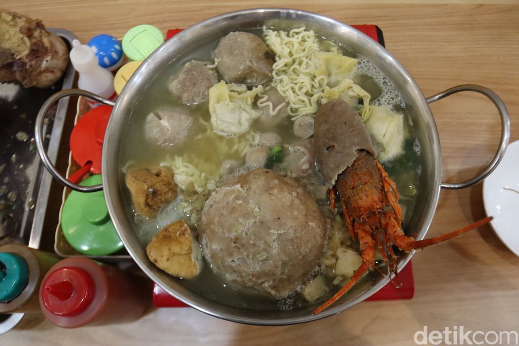 Detail Kuliner Bakso Di Bandung Nomer 3