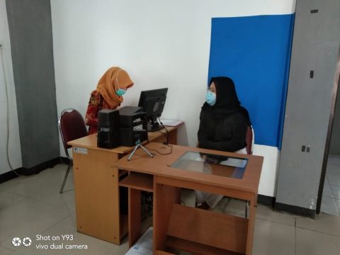 Detail Mewarnai Gambar Sedang Bekerja Di Kantor Nomer 38