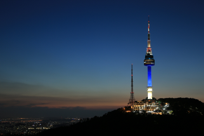 Detail Mewarnai Gambar Seoul Tower Nomer 37