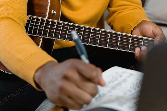 Detail Kunci Gitar Efek Rumah Kaca Di Udara Nomer 36