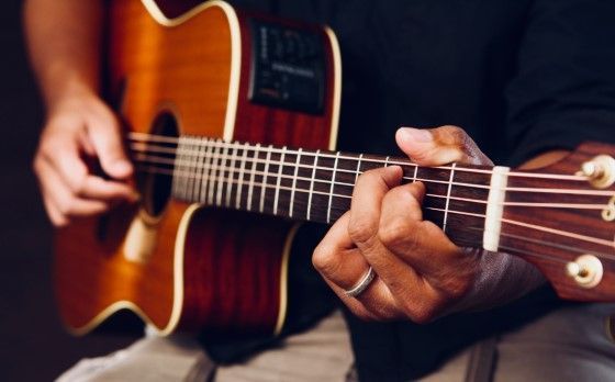 Detail Kunci Gitar Salju Musim Yang Bahagia Nomer 39