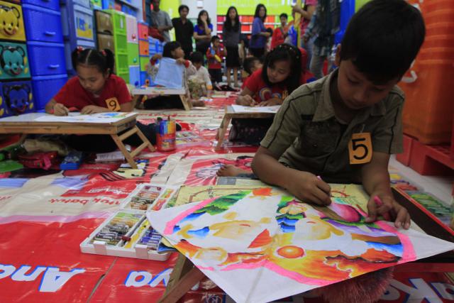 Detail Mewarnai Layang Layang Nomer 24