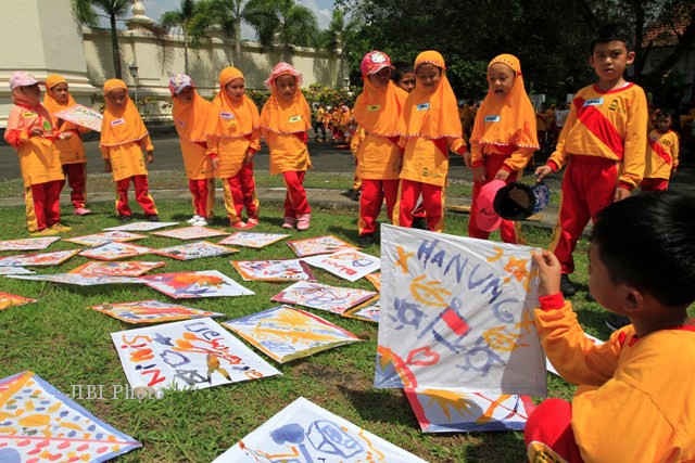 Detail Mewarnai Layang Layang Nomer 37