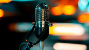 Detail Mic Wallpaper Nomer 33