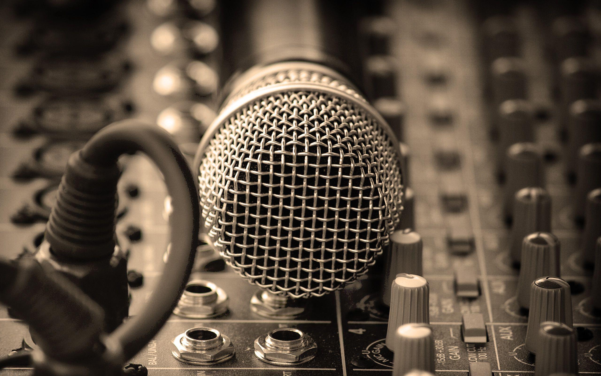 Detail Mic Wallpaper Nomer 9