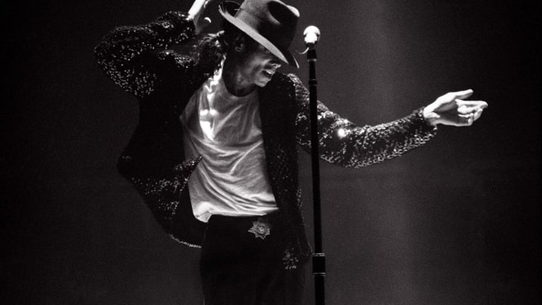 Michael Jackson Pics Dancing - KibrisPDR