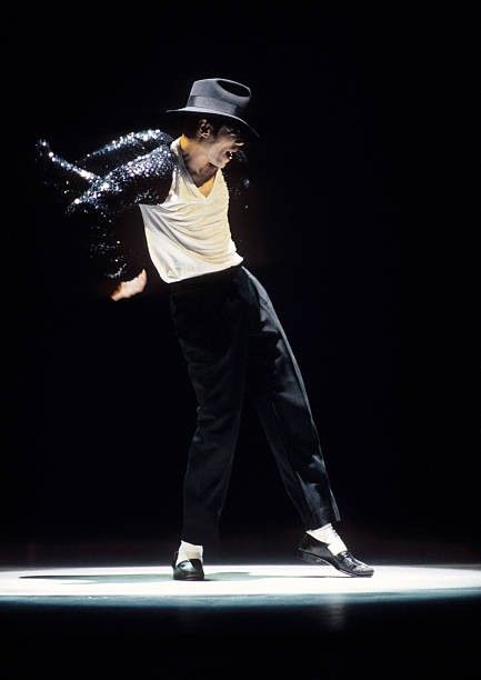 Detail Michael Jackson Pics Dancing Nomer 28