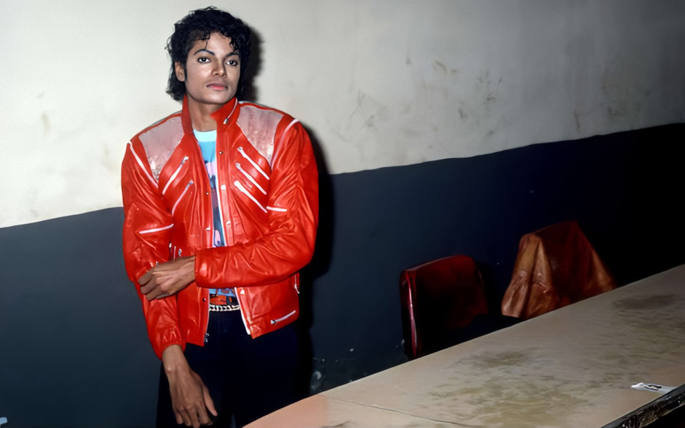 Detail Michael Jackson Red Jacket Black Pants Nomer 28