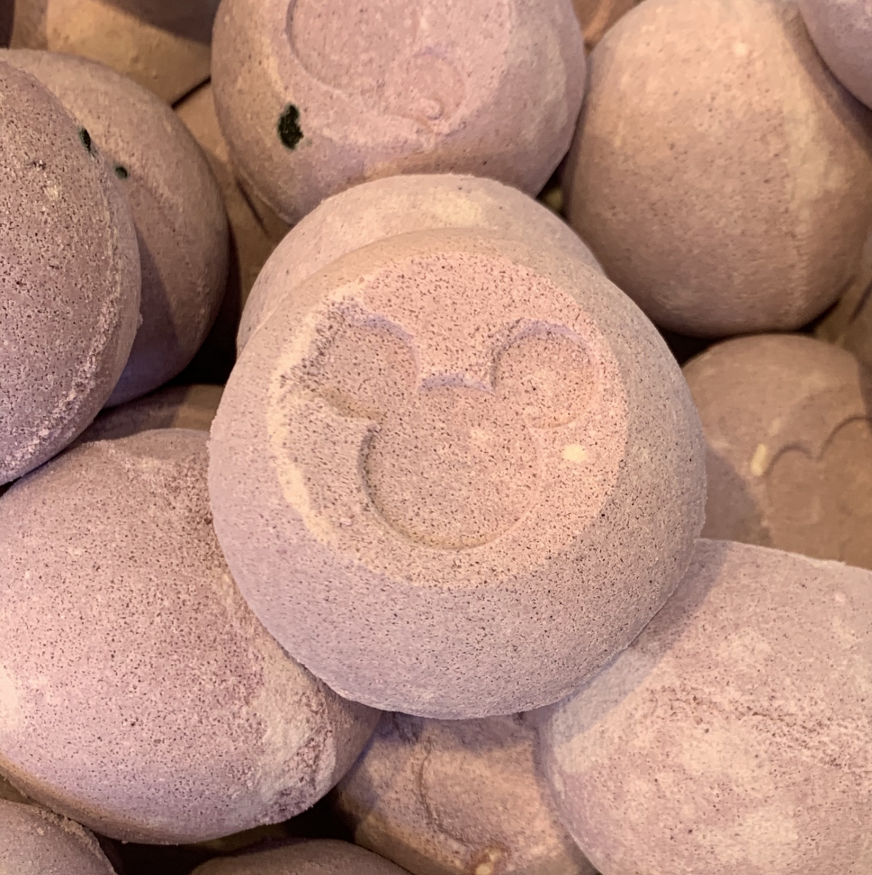 Detail Mickey Bath Bomb Nomer 12