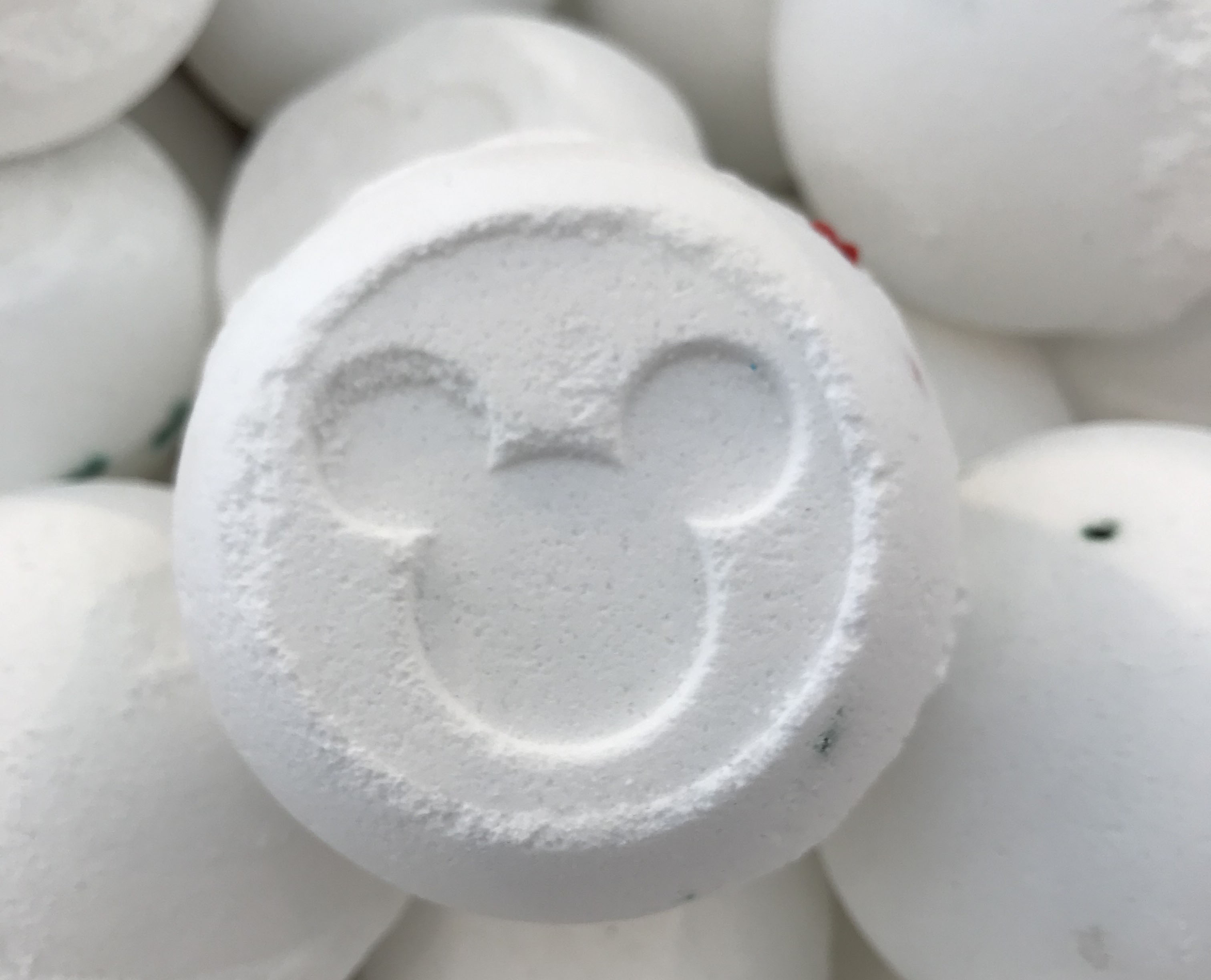 Detail Mickey Bath Bomb Nomer 4