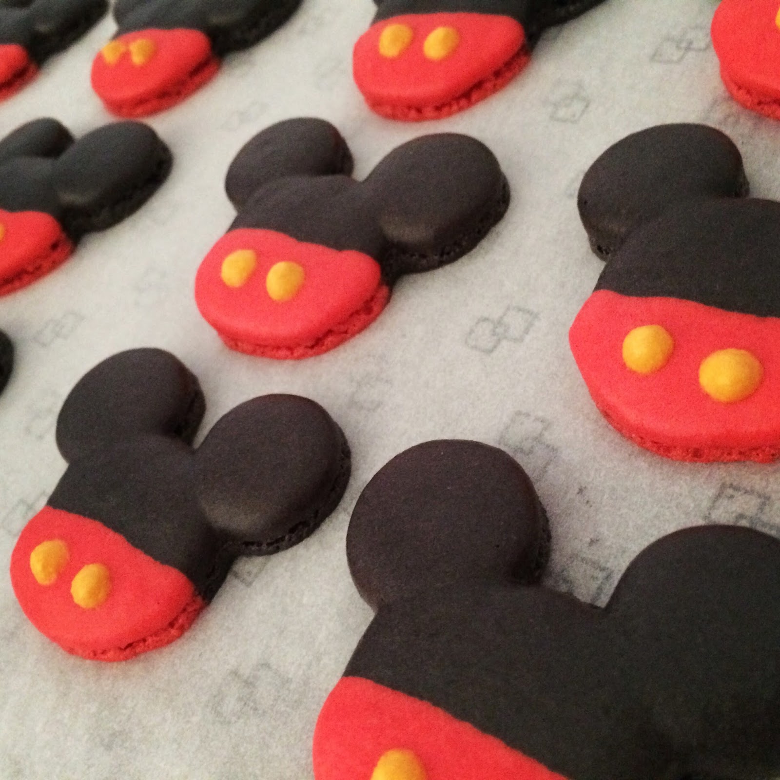 Detail Mickey Macaron Nomer 32