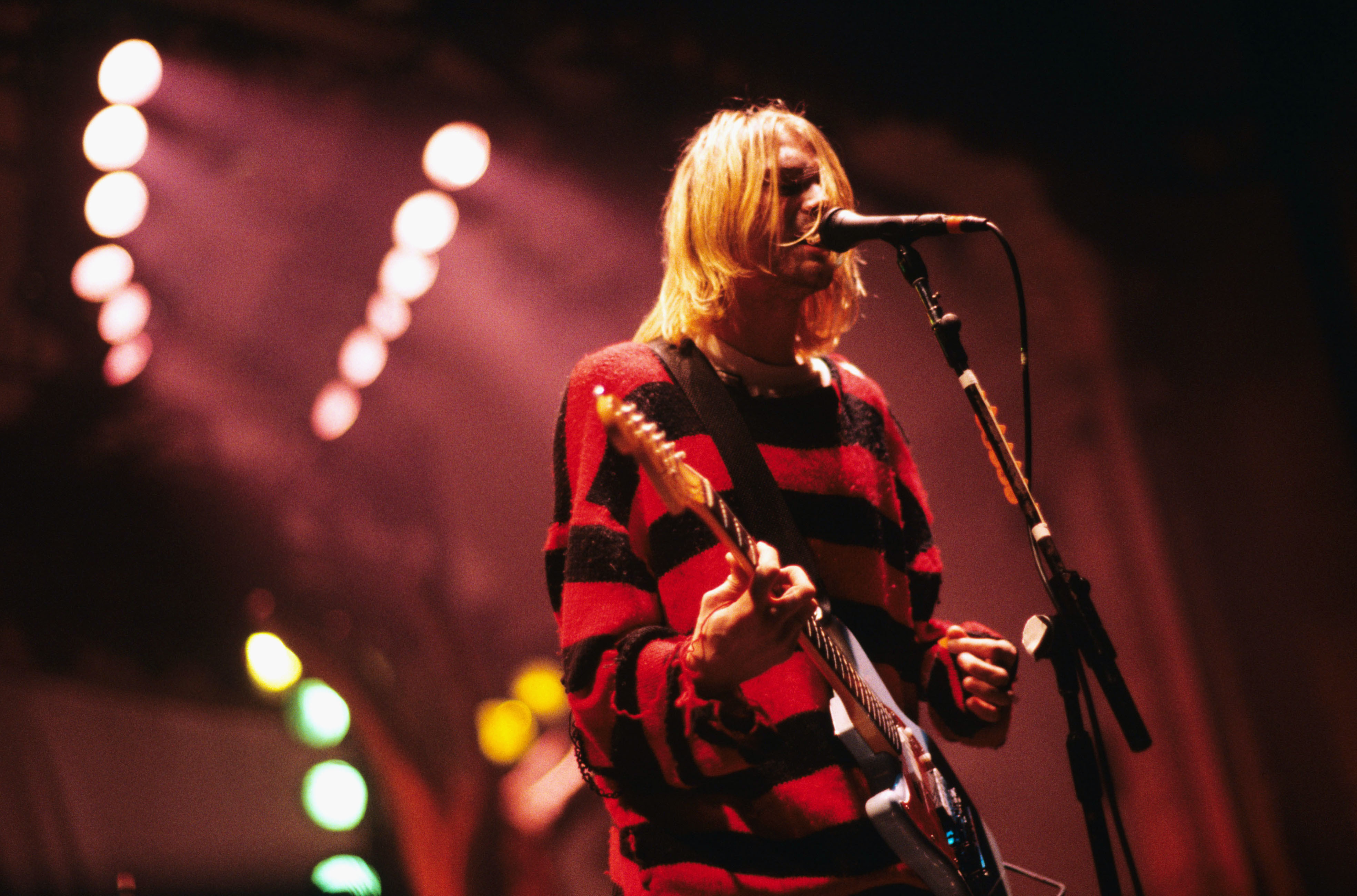 Download Kurt Cobain Foto Nomer 48