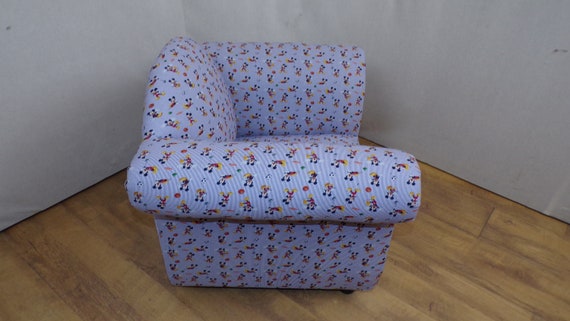 Detail Mickey Mouse Armchair Nomer 57