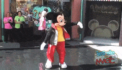 Detail Mickey Mouse Breakdance Nomer 20
