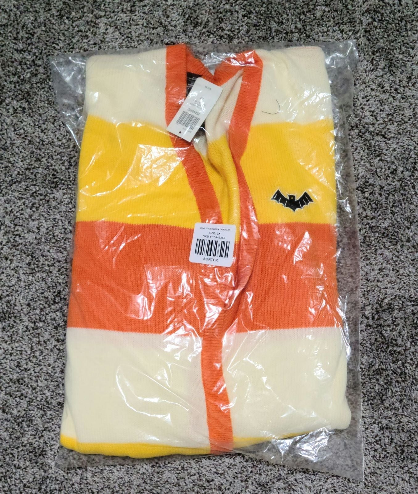 Detail Mickey Mouse Candy Corn Cardigan Nomer 37