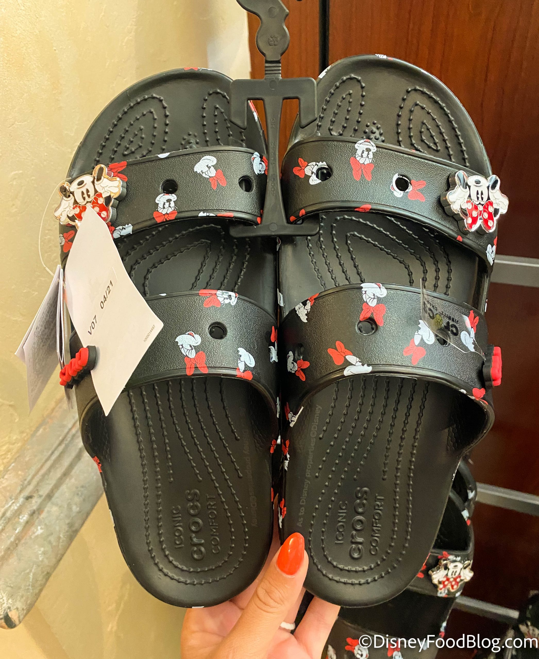 Detail Mickey Mouse Crocs Sandals Nomer 5