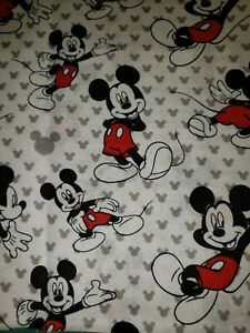 Detail Mickey Mouse Ears Background Nomer 16