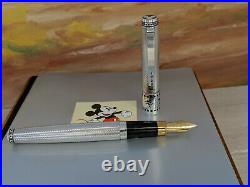 Detail Mickey Mouse Fountain Pen Nomer 26