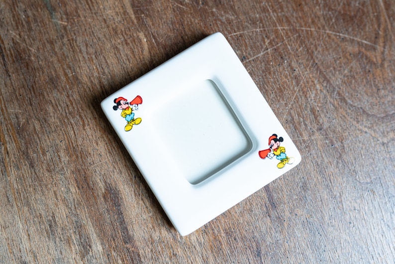 Detail Mickey Mouse Magnetic Photo Frame Nomer 38