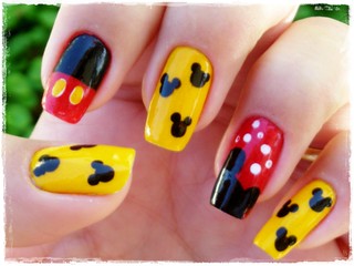 Detail Mickey Mouse Nails Design Nomer 47