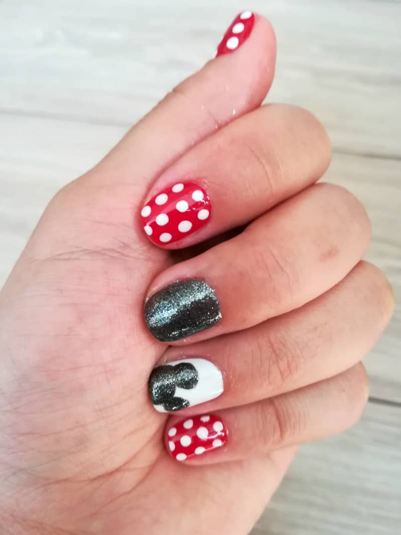 Detail Mickey Mouse Nails Design Nomer 52