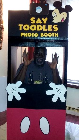 Detail Mickey Mouse Photo Booth Layout Nomer 31