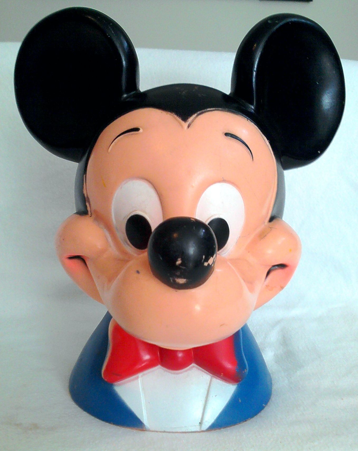Detail Mickey Mouse Piggy Bank Nomer 29