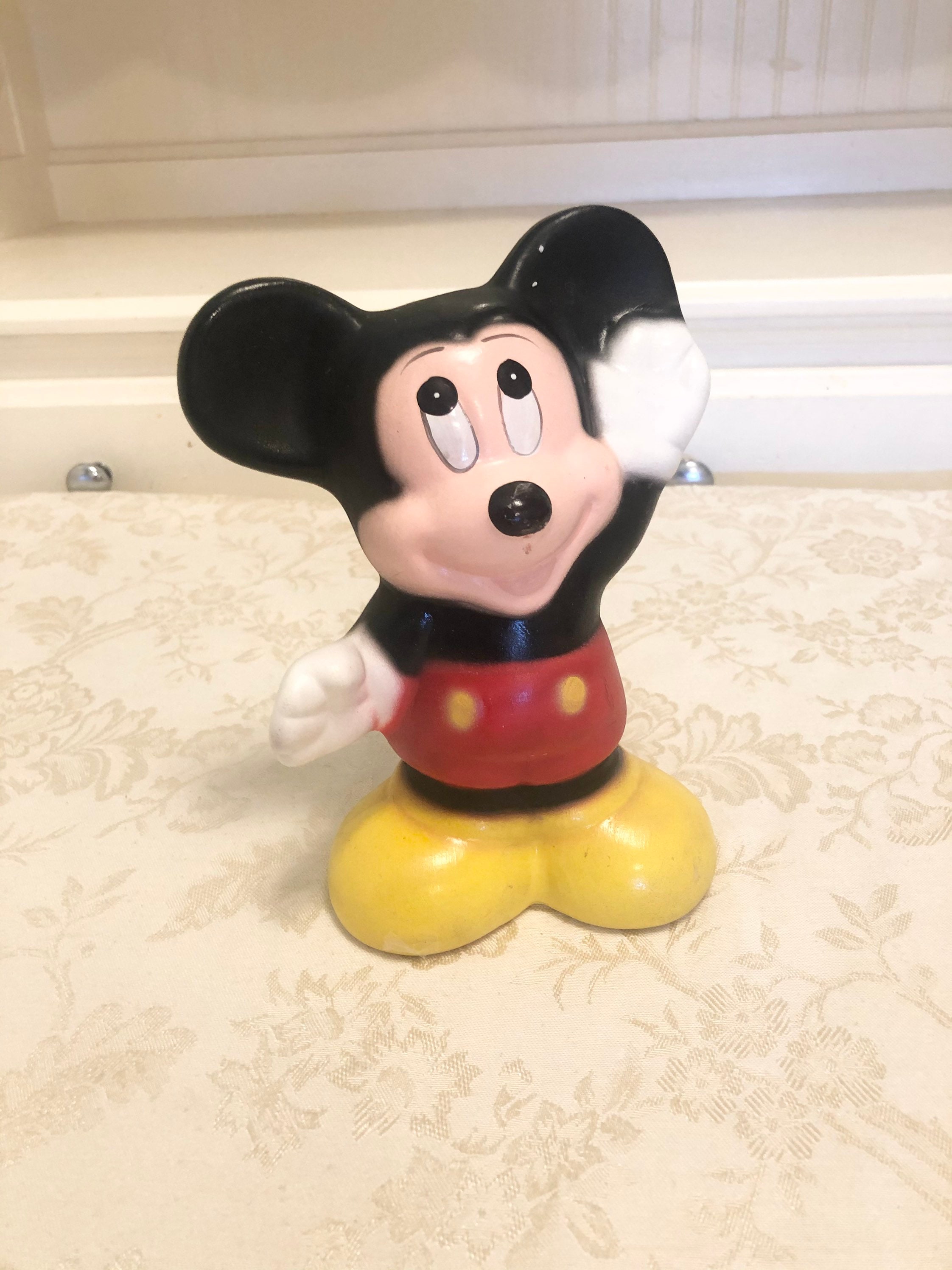 Detail Mickey Mouse Piggy Bank Nomer 35