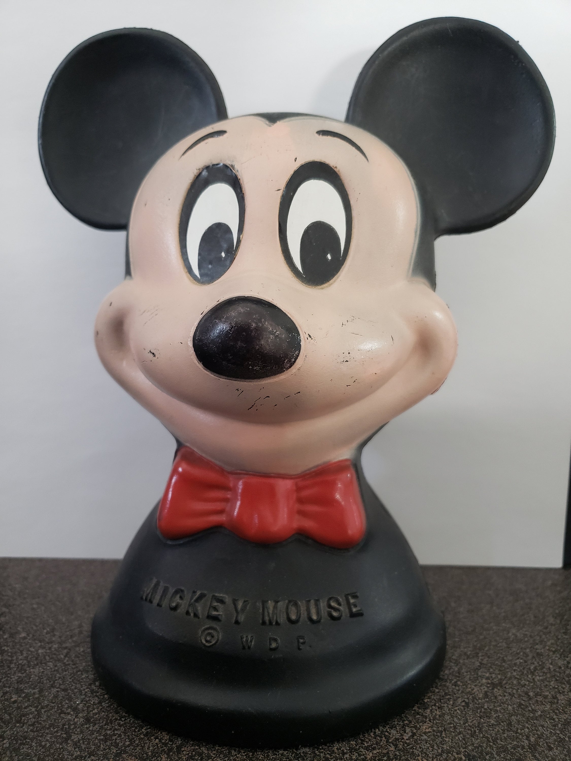 Detail Mickey Mouse Piggy Bank Nomer 41