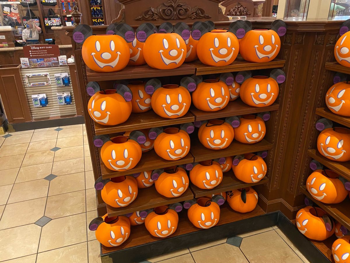 Detail Mickey Mouse Pumpkin Bucket Nomer 5