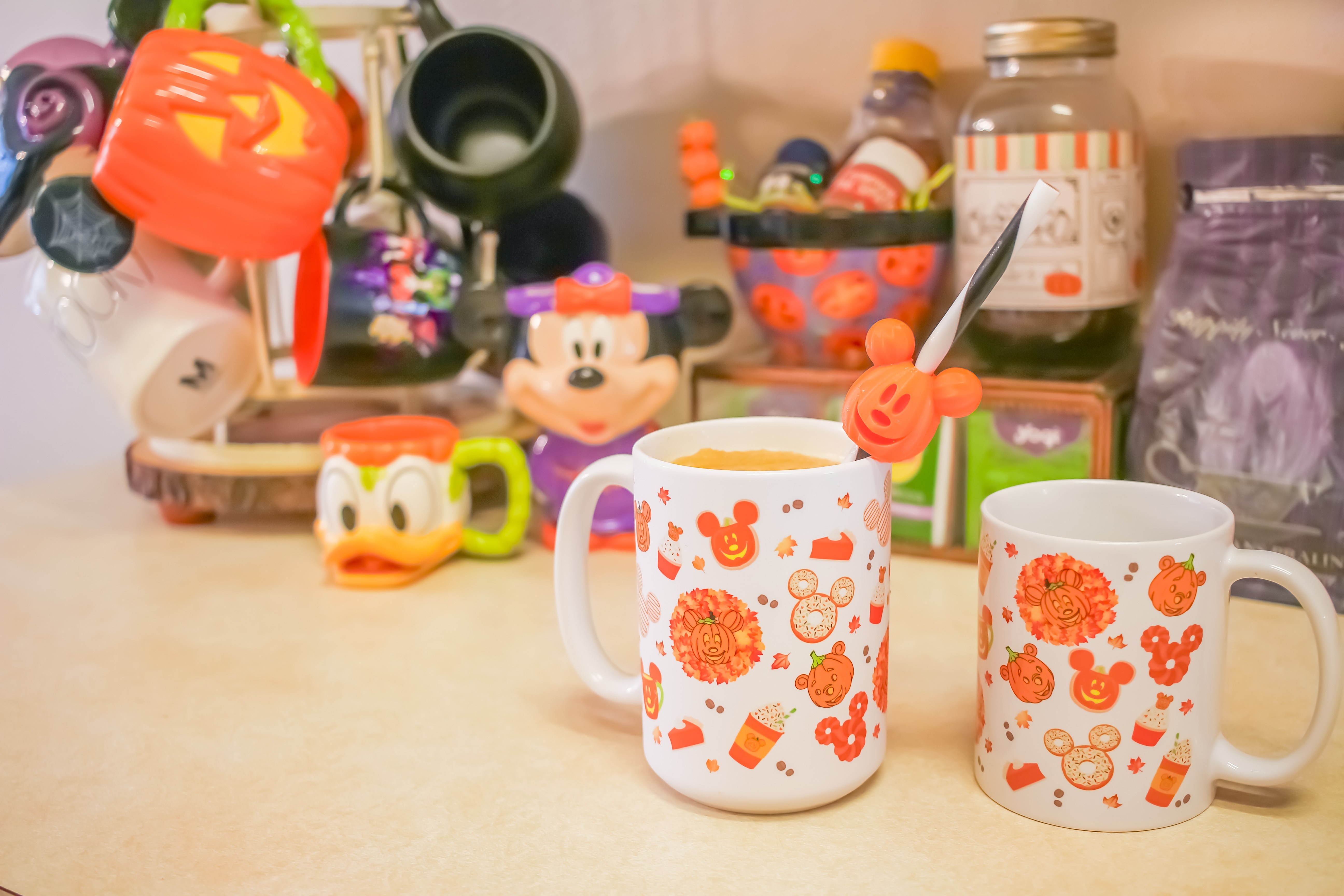 Detail Mickey Mouse Pumpkin Mug Nomer 56