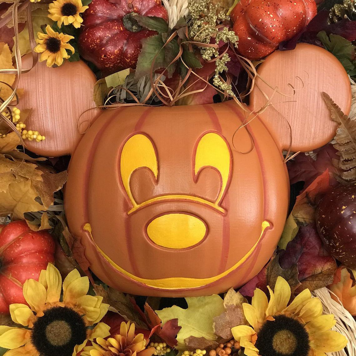 Detail Mickey Mouse Pumpkin Wreath Nomer 38