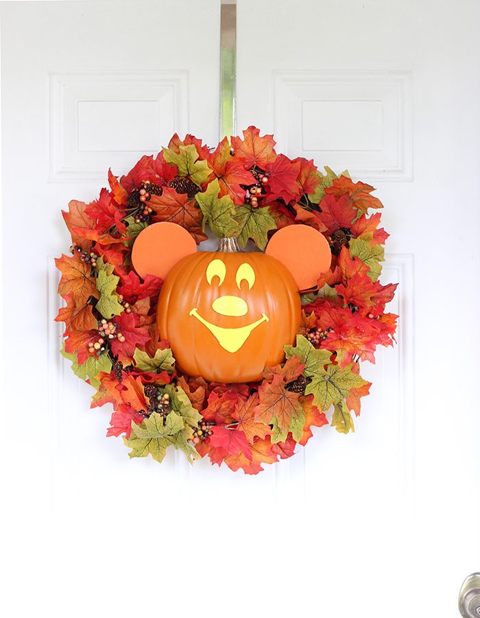 Detail Mickey Mouse Pumpkin Wreath Nomer 5