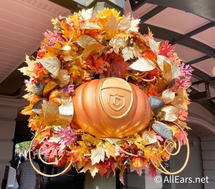 Detail Mickey Mouse Pumpkin Wreath Nomer 44