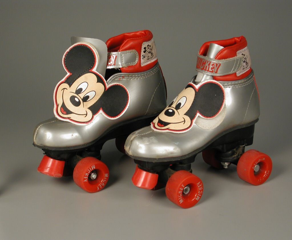 Detail Mickey Mouse Roller Skates Nomer 5