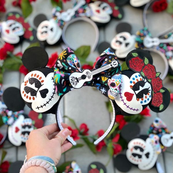 Detail Mickey Mouse Sugar Skull Nomer 29