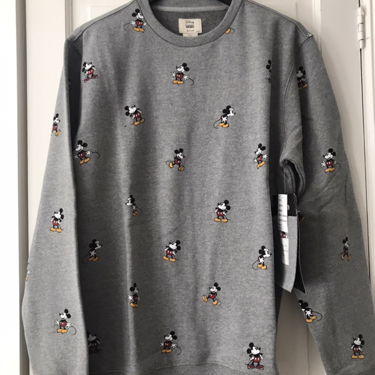 Detail Mickey Mouse Sweater Vans Nomer 48