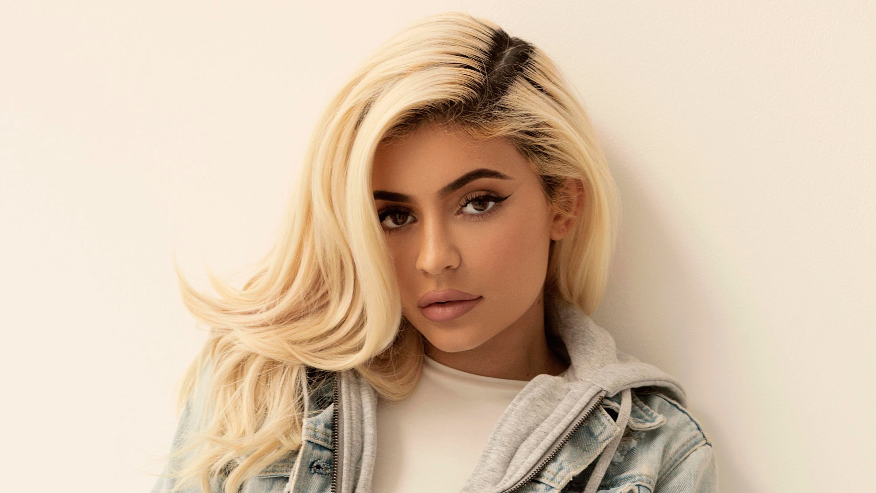 Detail Kylie Jenner Desktop Wallpaper Nomer 7